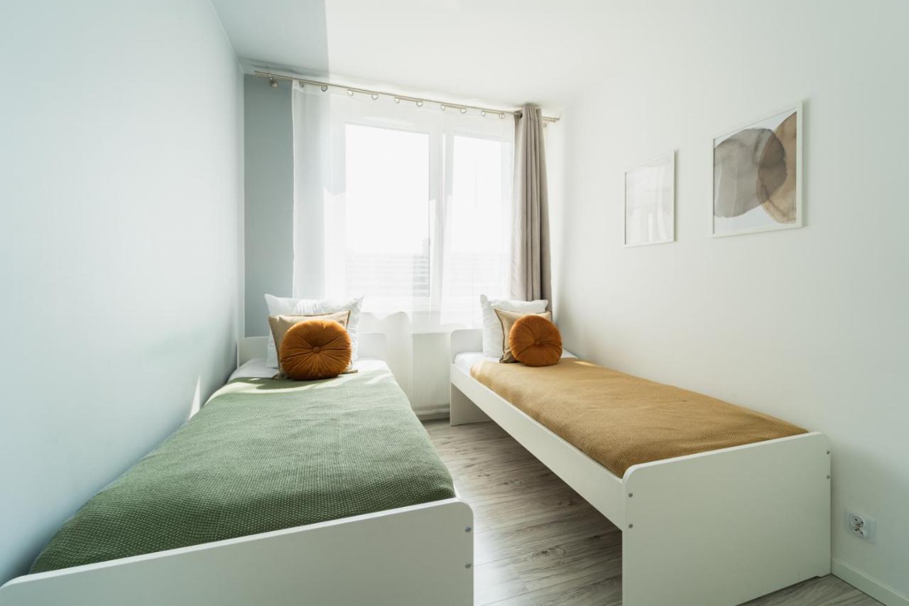 New Apart Near Sky Tower - Gwiazdzista Apartment วรอตซวาฟ ภายนอก รูปภาพ